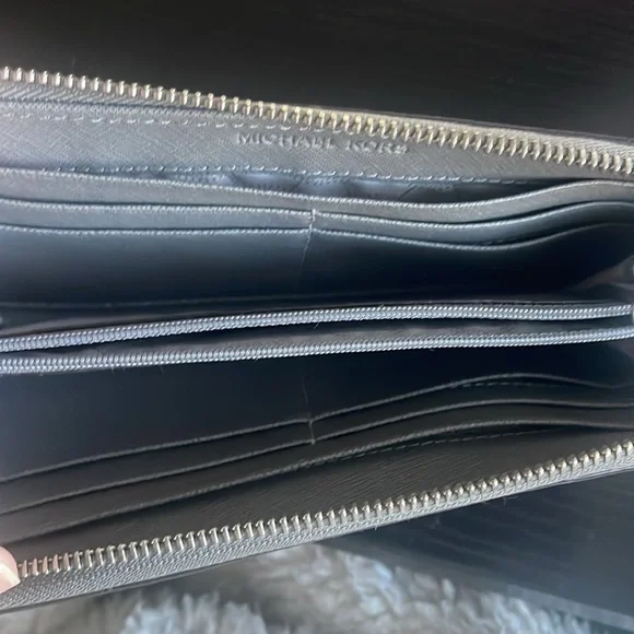 Michael Kors Wallet - Picture 2 of 2